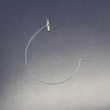 Abbildung: Perlonfaden - 1 Flachsplint + Doppelknoten